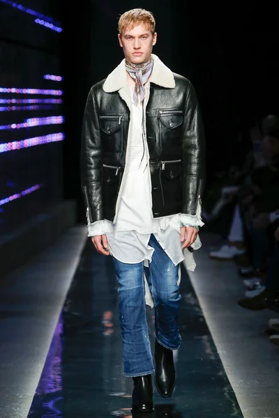 Look 23